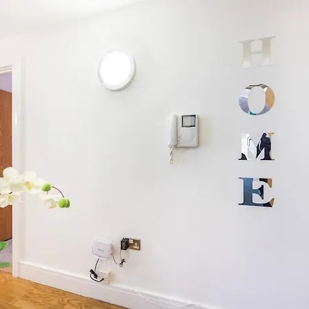 Contemporary 2 Bedroom Flat In Canary Wharf Londres Extérieur photo