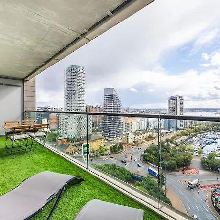 Contemporary 2 Bedroom Flat In Canary Wharf Londres Extérieur photo