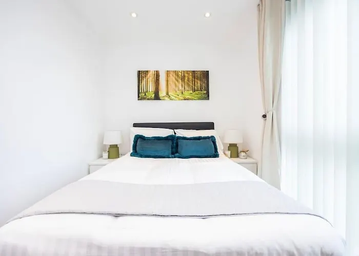 Contemporary 2 Bedroom Flat In Canary Wharf